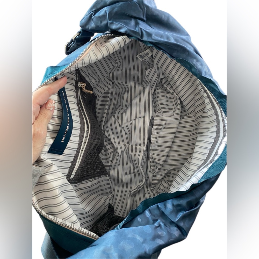 Lululemon Resolution Hobo View 4